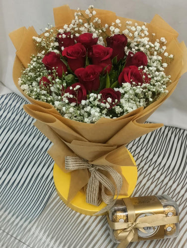 Red Roses Bunch with Ferrero Rocher Chocolates